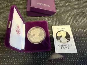 lot 4 image: 1986 American Eagle 1 oz Proof Silver Coin