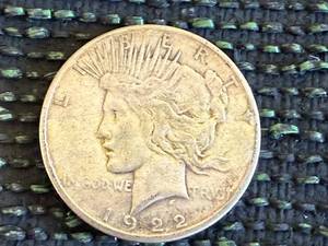 lot 15 image: 1922 Peace Dollar