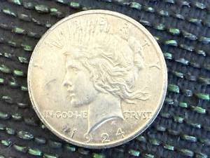 lot 28 image: 1924 Peace Dollar