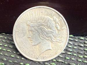 lot 29 image: 1924 Peace Dollar