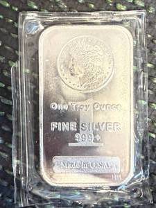 lot 36 image: 1 oz .999 Fine Silver Bar