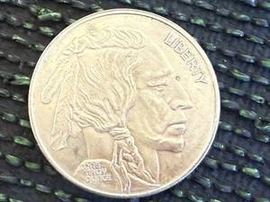 lot 37 image: 1 oz Buffalo Round