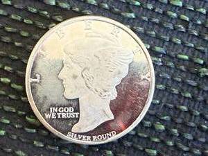 lot 42 image: 1 oz Silver Round
