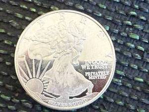 lot 43 image: 1 oz Silver Round