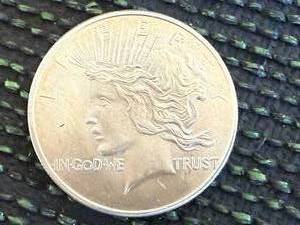 lot 44 image: 1 oz Silver Round