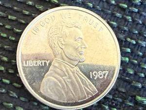 lot 73 image: 1 oz Silver Round