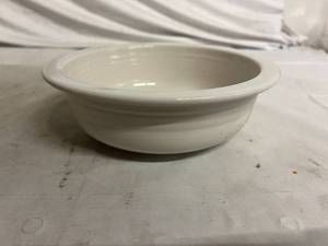 lot 28 image: 2 Fiesta Dinnerware Serving Bowls