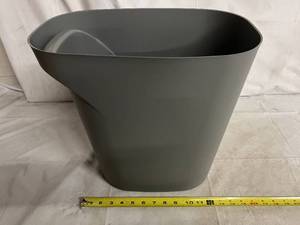lot 66 image: Storage Container with Carrying Handle