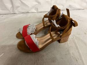 lot 77 image: Pair of Muk Luks Sandals