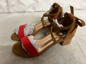 lot 79 image: Pair of Muk Luks Sandals