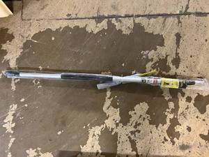 lot 87 image: 24 Doca Extendable Pole