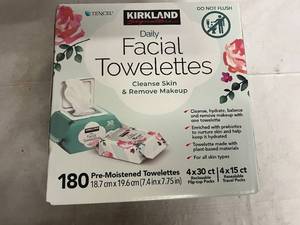 lot 117 image: 180ct Pack of Kirkland Facial Towelettes