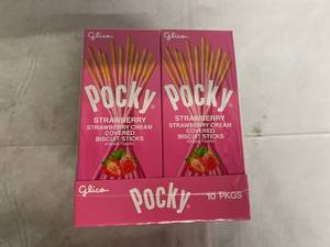 lot 153 image: 10 Pack of Pocky Strawberry Cream Covered Biscuit Sticks