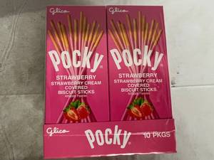 lot 160 image: 10 Pack of Pocky Strawberry Cream Covered Biscuit Sticks