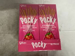lot 161 image: 10 Pack of Pocky Strawberry Cream Covered Biscuit Sticks