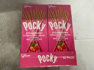 lot 162 image: 10 Pack of Pocky Strawberry Cream Covered Biscuit Sticks