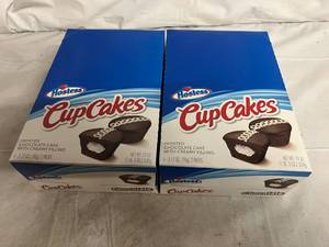 lot 213 image: 2 x 6 Packs of Hostess Cupcakes - 24 Total
