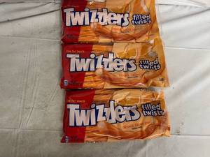 lot 253 image: 3 Packs of Twizzlers Filled Twists - Orange Cream Pop