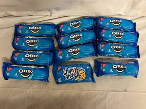 lot 282 image: 12 Packs of Oreo and Chips Ahoy