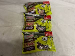 lot 291 image: 3 Packs of Variety Mini Candy Bars