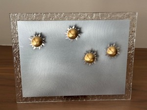 lot 33 image: Michelle Beaudoin Magnetic Frame