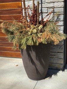 lot 8C image: Decorative Planter