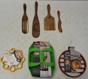 lot 9 image: (1) Mad Hungry 4pc Spurtle Set & Soft Works  (1) Silicone Pressure Cooker Rack, (1) Silicone Pressure Cooker Steamer & (1) Silicone Pressure Egg Rack - New (View Photos) NEW
