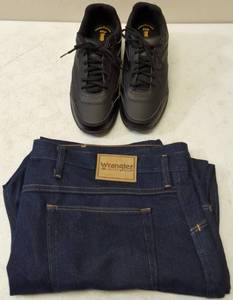 lot 46 image: Wrangler Rugged Wear - Size 46 x 30 (View Photos) & Tred Safe Shoes Size 9 12 W