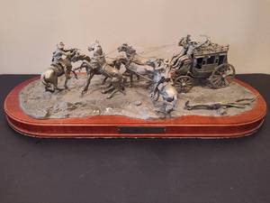 lot 2 image: Franklin Mint Hold Up Pewter Sculpture