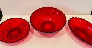 lot 10 image: Three Vintage Ruby Red Glass Bowls  Candy Dishes