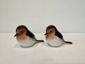 lot 63 image: Vintage Bing & Grondahl Bird Figurines
