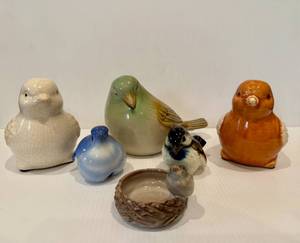 lot 64 image: Vintage Bird Figurines