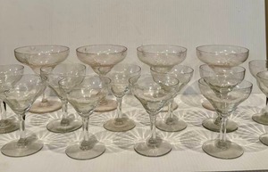 lot 62 image: MCM Vintage Glassware