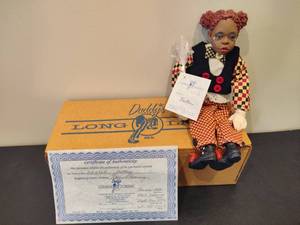 lot 52 image: Daddys Long Legs Buttons In Box