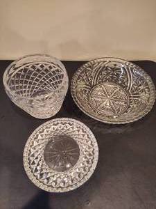 lot 58 image: Exquisite Crystal Bowls & Serving Pieces