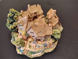 Limited Edition LILLIPUT LANE "Chipping Coombe"
