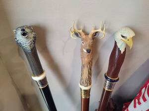 lot 46 image: FRANKLIN MINT Wildlife Walking Sticks