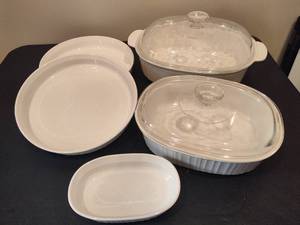 lot 44 image: CORNINGWARE Cookware Set