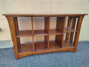 lot 83 image: Craftsman Style Bookcase