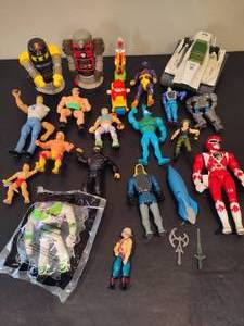 lot 89 image: Assortment of Action Figures