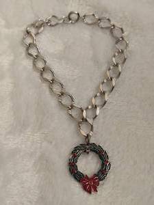 lot 117 image: Sterling Link Bracelet wWreath Charm