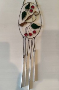lot 127 image: Stained Glass Bird Wind Chimes