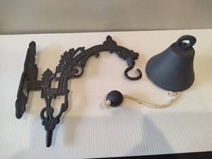 lot 142 image: Wrought Iron Hanging Dinner Bell
