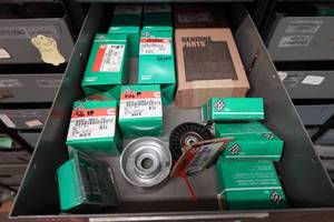 lot 50W image: RV and ONAN Parts - Slideout Motor, Ignition Rotors, Mount Isolators