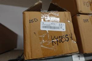 lot 25D image: White Slideout Cover Bracket