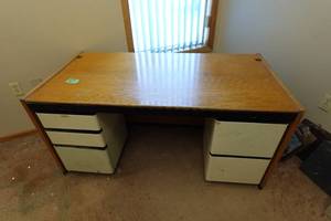 lot 200A image: Office Desk and Table