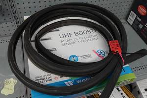 lot 526 image: Winegard UHF Booster, Slide Out Seal, MorRyde TV Wall Mount