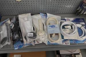 lot 337 image: RV Shower Heads and Hoses