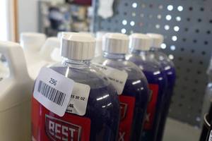 lot 296 image: 4 32 Oz Bottles Best Concentrated Wash and Wax