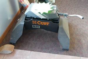 Curt Q20 5th Wheel Hitch 20,000lbs - Fits 2016-2019 Chevrolet